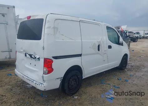 2015 Nissan Nv200 Sv z USA, uszkodzony, nr VIN 3N6CM0KN7FK719741